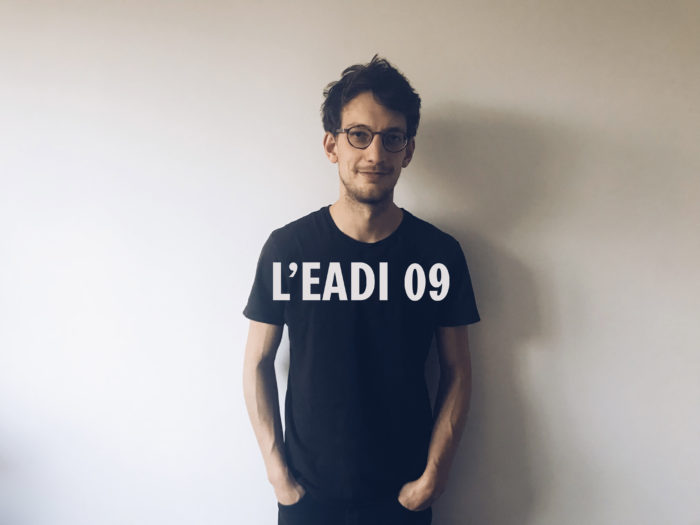 Corentin Lahaye travaille aux Brasseurs à Liège. Il est aussi musicien et organise de concerts de musiques expérimentales ou performatives.